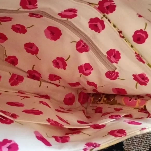 Vera Bradley Knot Just A Clutch - Picture 10 of 10